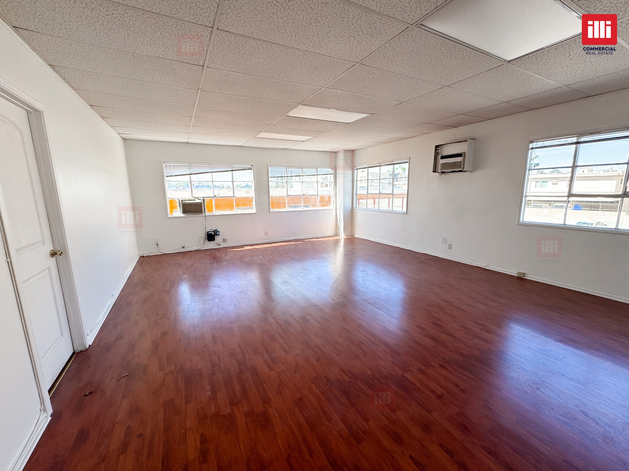 14525-14529 Vanowen St, Van Nuys, CA for lease Interior Photo- Image 1 of 2