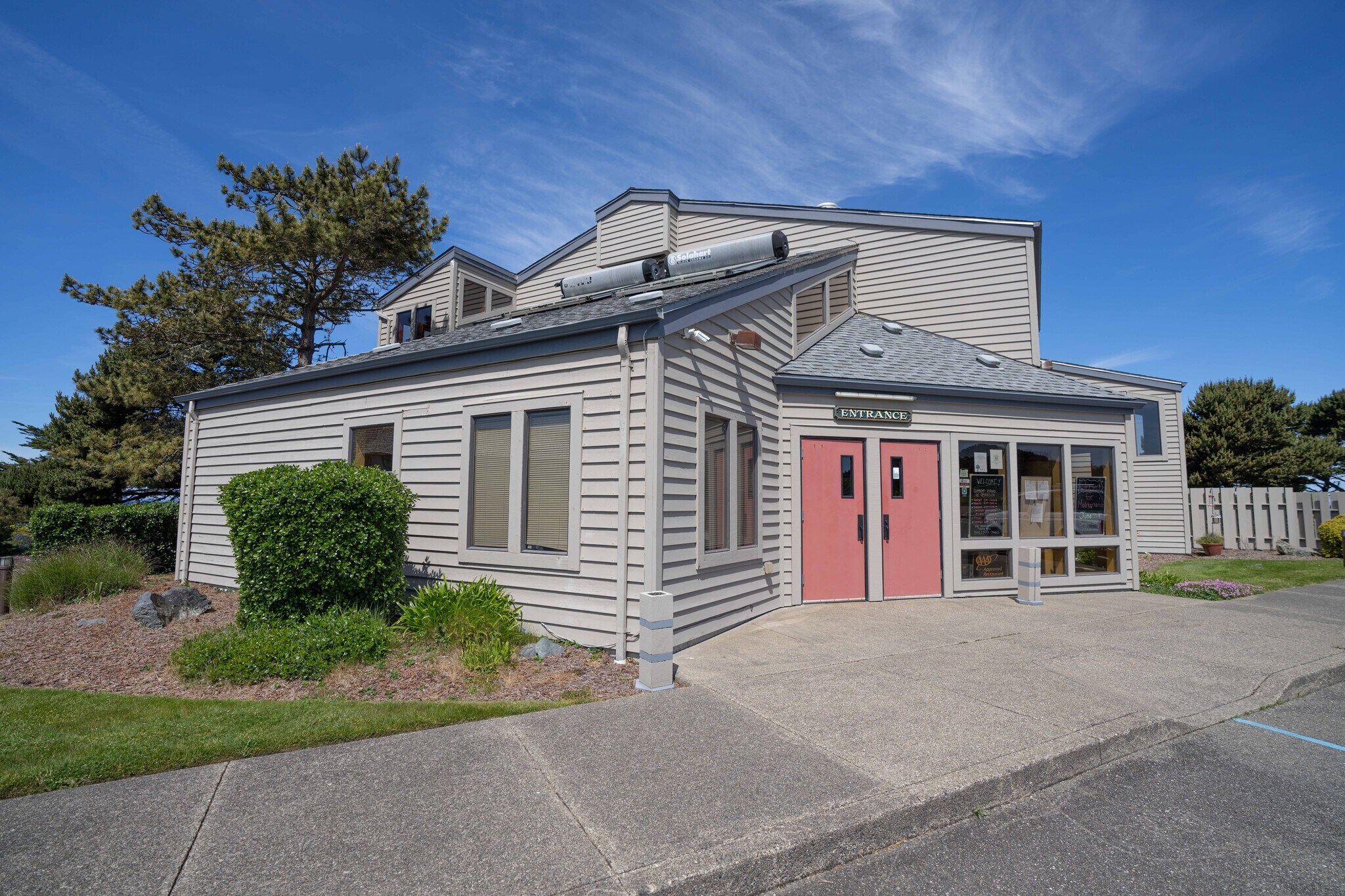 1695 Beach Loop Drive, Bandon, OR 97411 Lord Restaurant