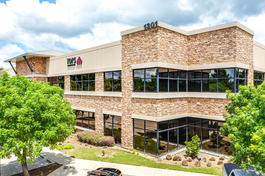 1301 Central Expy S, Allen, TX for lease - Building Photo - Image 1 of 9