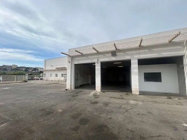 Flex in Marseille for lease Building Photo- Image 1 of 8