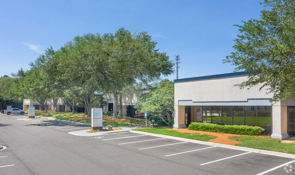 6800 Southpoint Pky, Jacksonville, FL for lease - Building Photo - Image 2 of 5