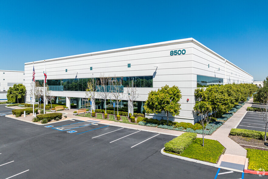 8500 Kerns St, San Diego, CA for lease - Building Photo - Image 1 of 6