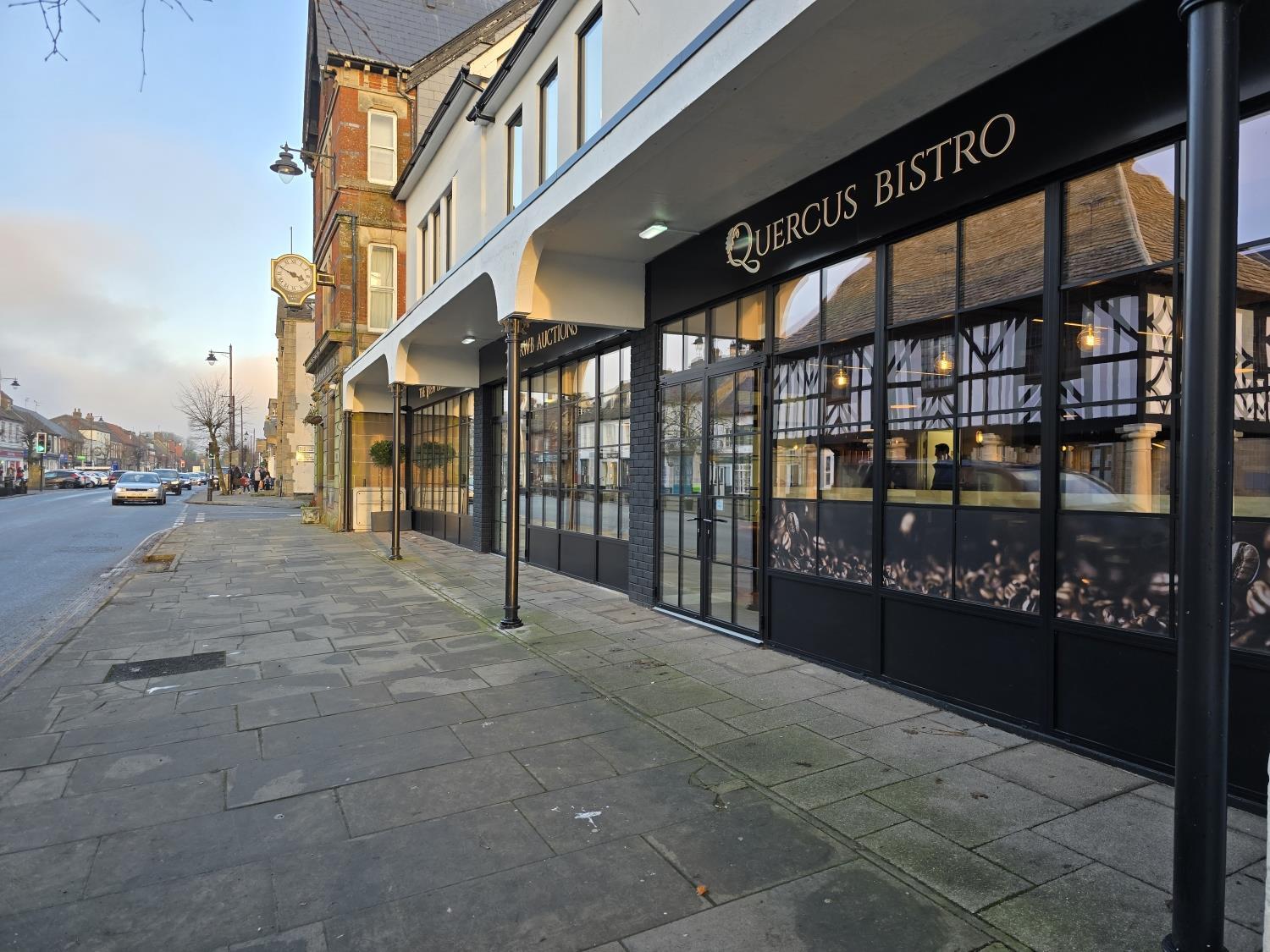 144 High St, Royal Wootton Bassett for sale Primary Photo- Image 1 of 1