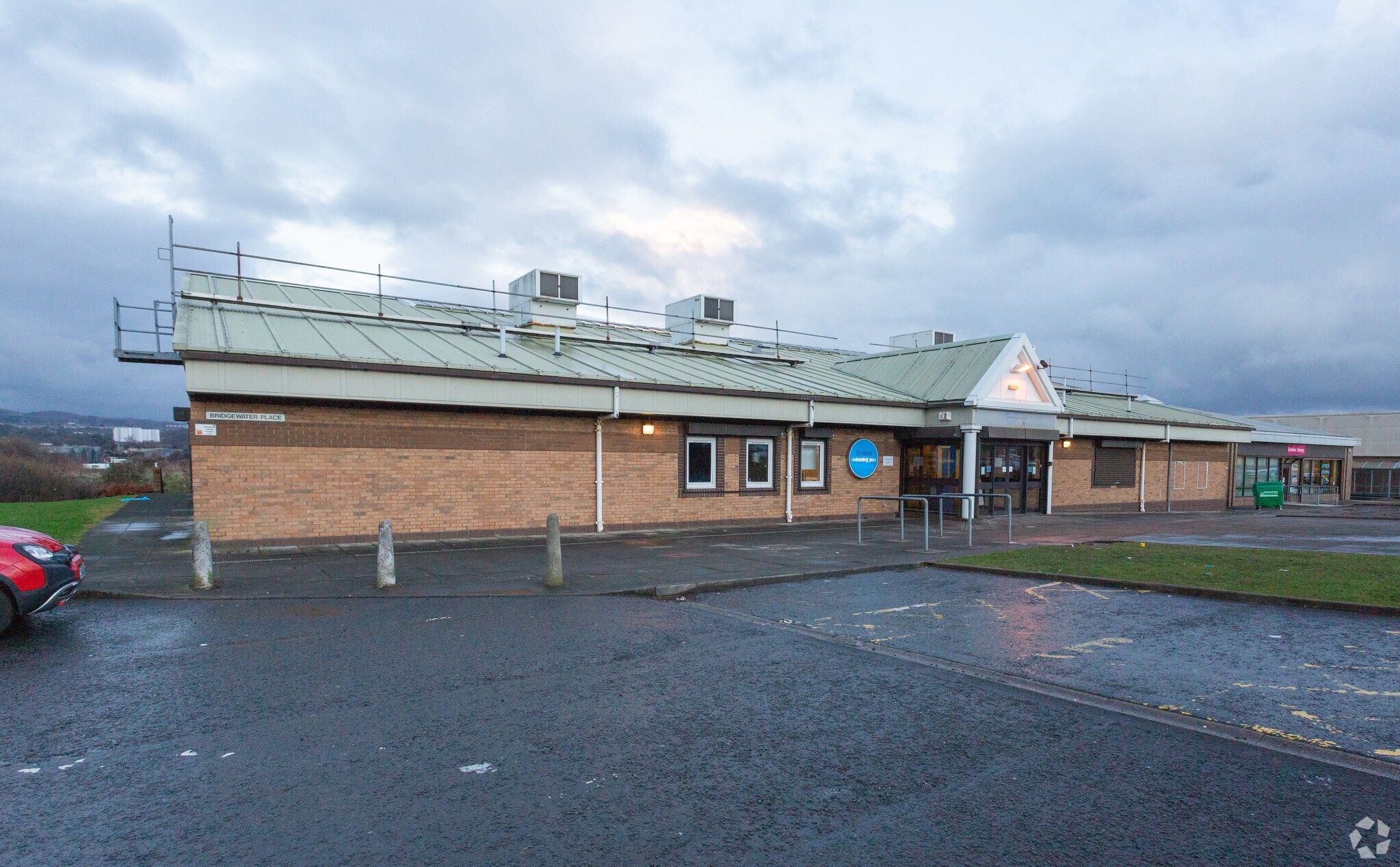 Bridgewater Pl, Erskine for sale Primary Photo- Image 1 of 3