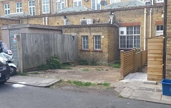 403 Upper Richmond Rd W, London for lease Building Photo- Image 2 of 3