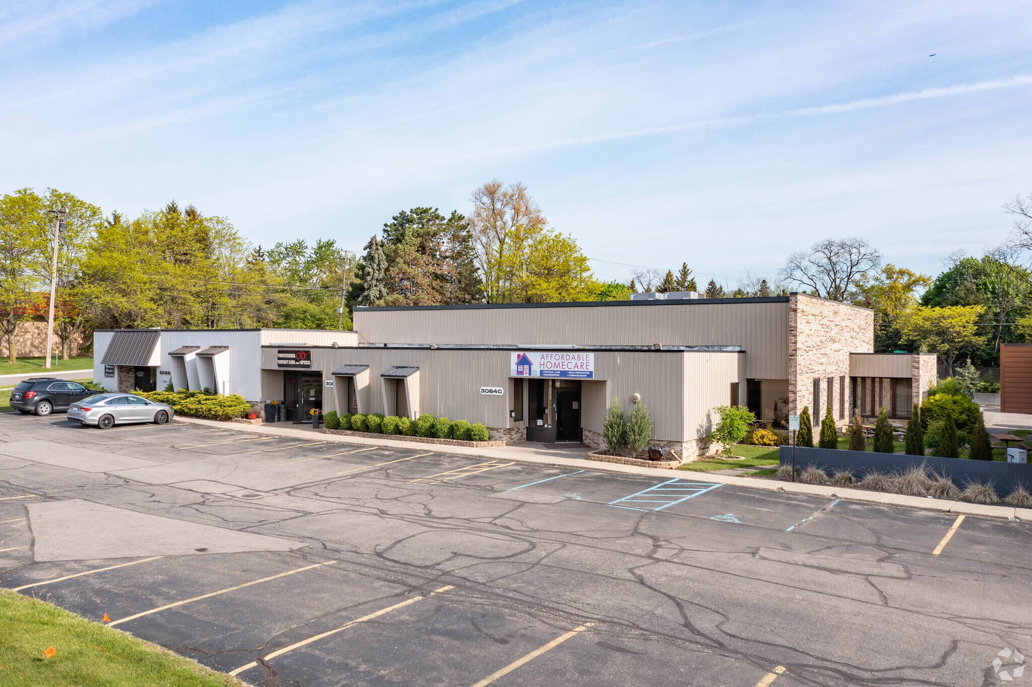 30640-30680 W 12 Mile Rd, Farmington Hills, MI for sale Primary Photo- Image 1 of 4