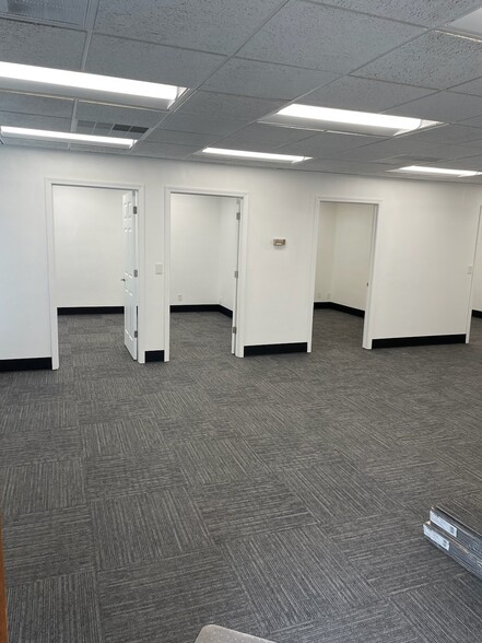 862 SE Oak St, Hillsboro, OR for lease - Interior Photo - Image 3 of 5