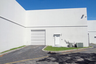 5365-5377 N Hiatus Rd, Sunrise, FL for lease Building Photo- Image 2 of 10