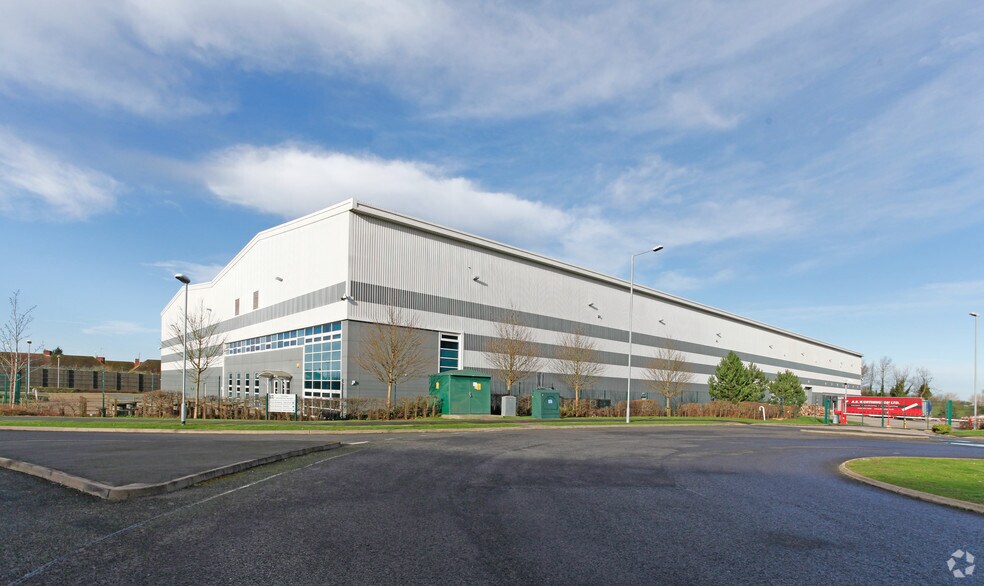 2 Spire Rd, Rushden for sale - Primary Photo - Image 1 of 1