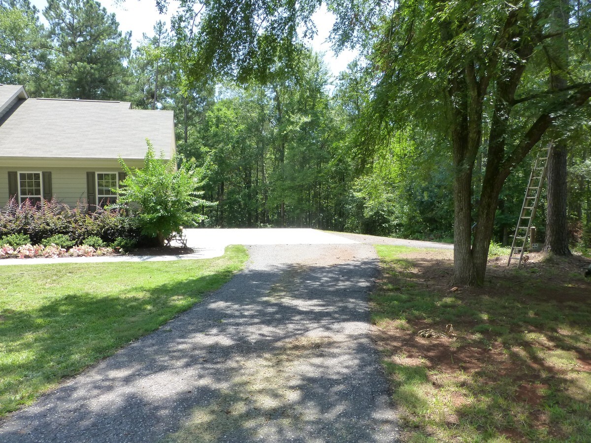 5287 Duncan Creek Rd NE, Buford, GA 30519