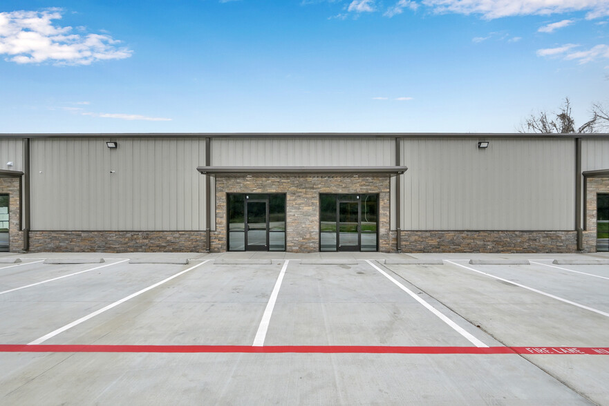 13426 N Highway 75, Willis, TX for lease - Building Photo - Image 1 of 46