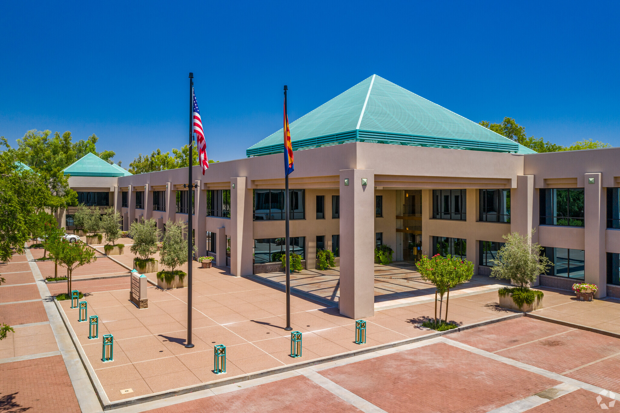 8777 N Gainey Center Dr, Scottsdale, AZ for lease Primary Photo- Image 1 of 28