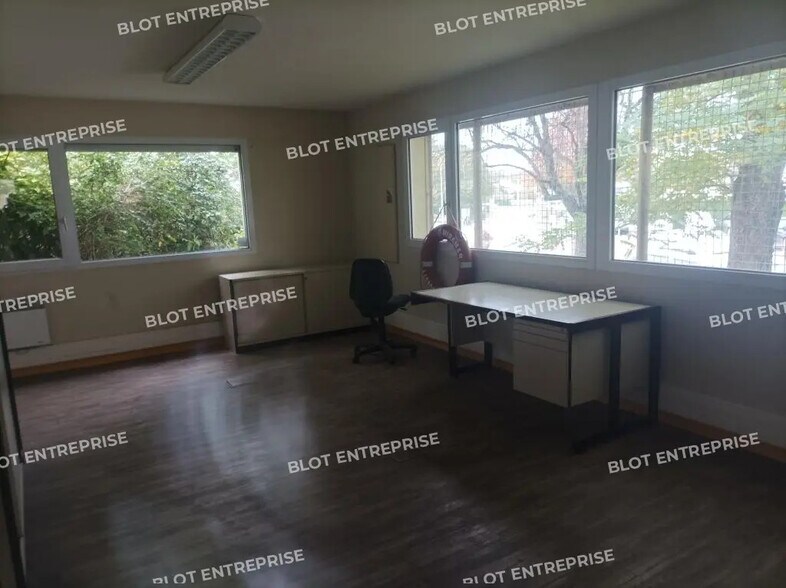 Flex in Orvault for lease - Interior Photo - Image 3 of 10