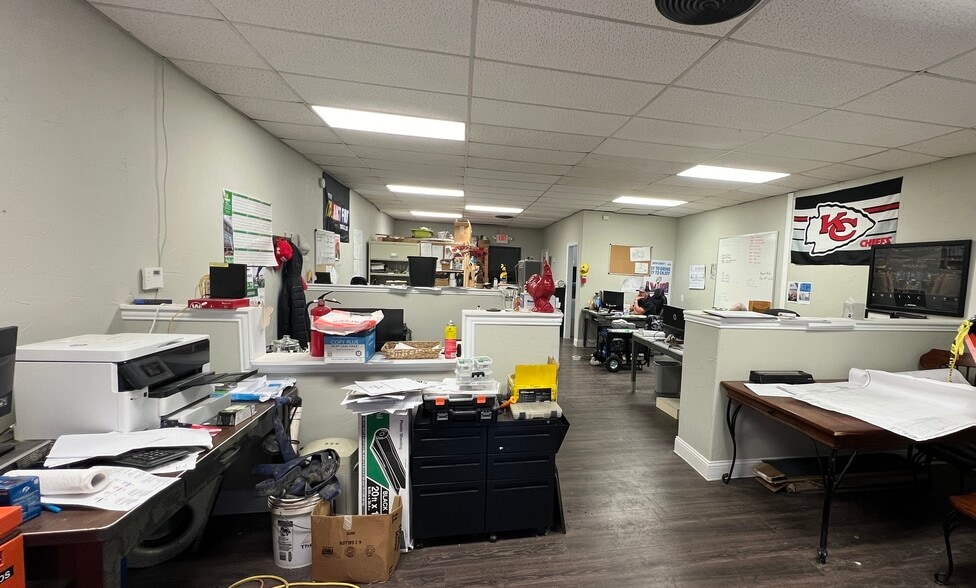 1701 N Elm St, Denton, TX for lease - Building Photo - Image 3 of 22