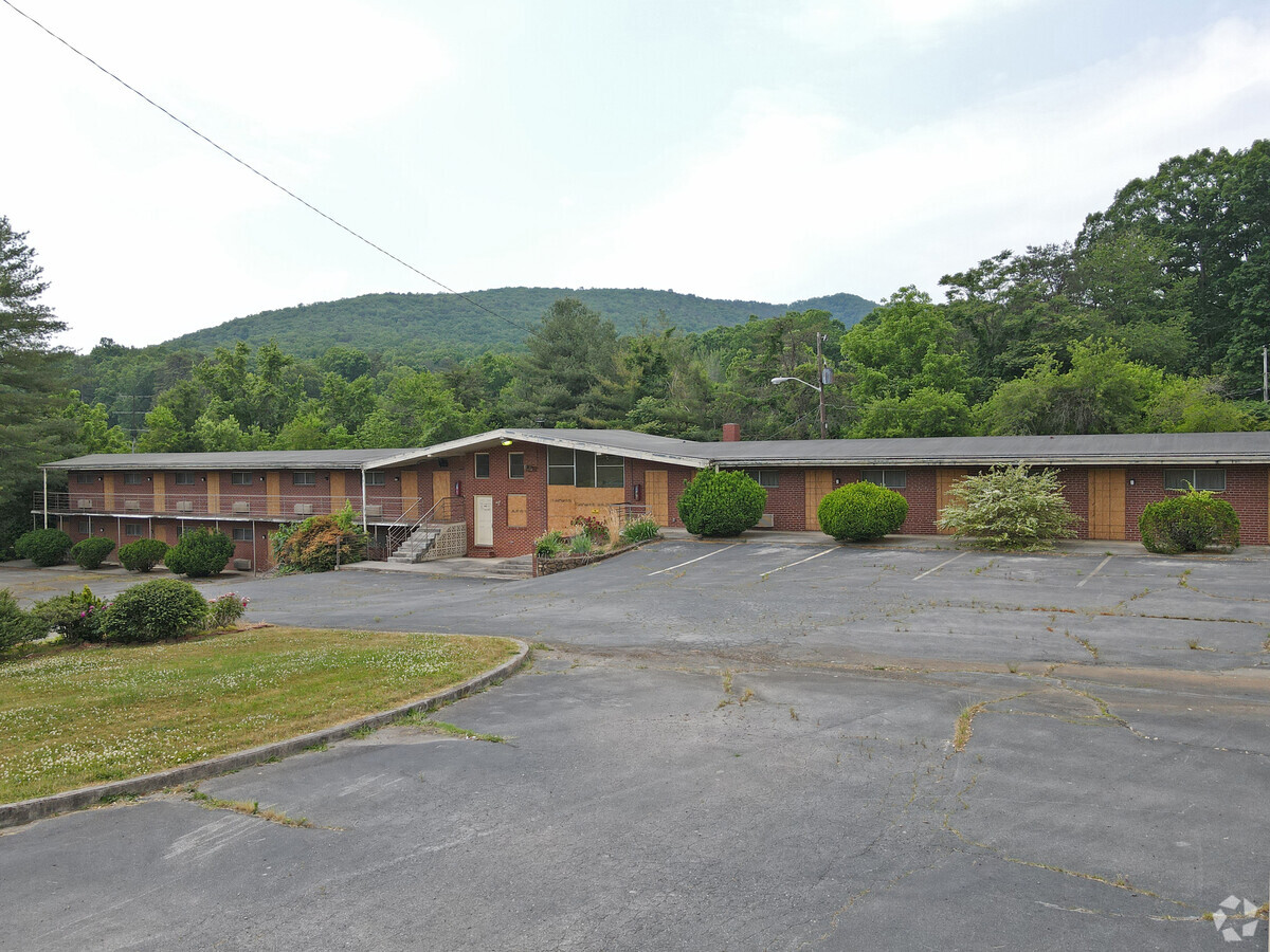 5063 Franklin Rd SW Roanoke VA 24014 Apple Valley Motel LoopNet   Image 