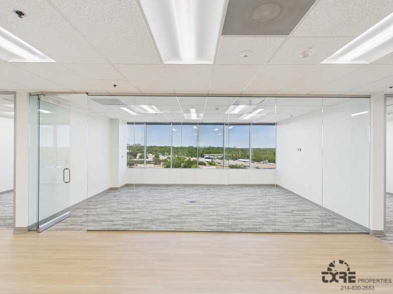 12720 Hillcrest Rd, Dallas, TX for lease - Building Photo - Image 3 of 11