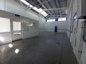 1-4 Pen Derwydd, Llangefni for lease Interior Photo- Image 2 of 7