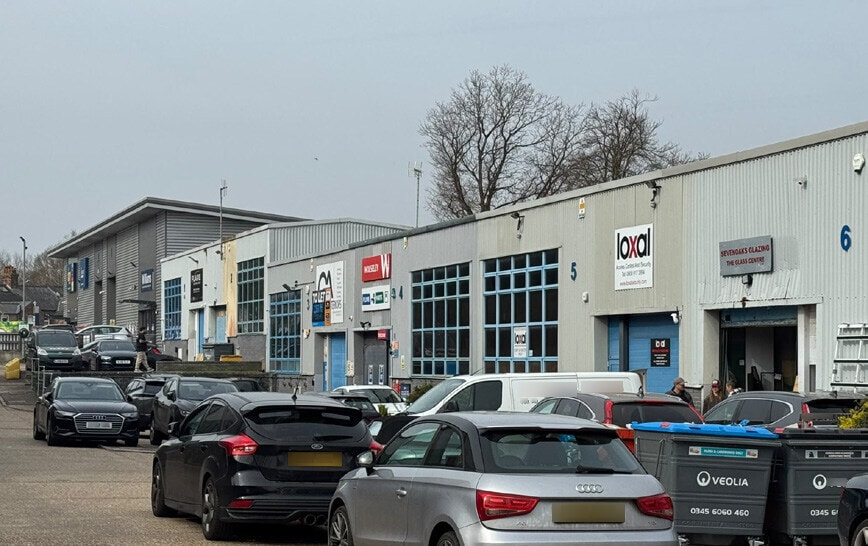 Unit 9 Cramptons Rd, Sevenoaks for lease - Building Photo - Image 3 of 4