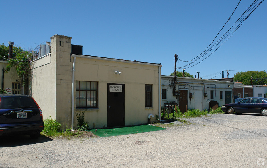 187-191 Broadway, Amityville, NY for lease - Building Photo - Image 2 of 12