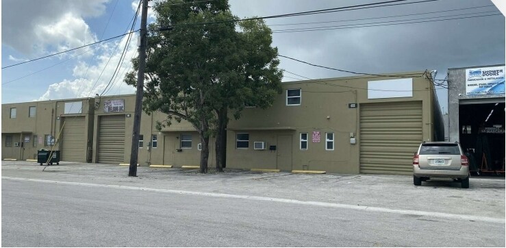 561-569 W 28th St, Hialeah, FL for lease Building Photo- Image 1 of 1