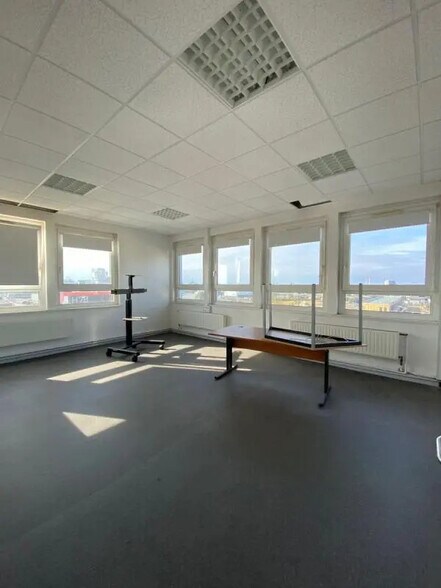 Office in Le Havre for lease - Interior Photo - Image 2 of 3