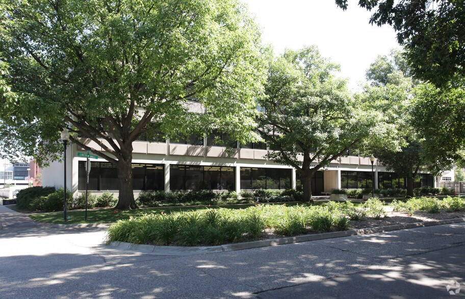 1220 Lincoln Mall, Lincoln, NE for sale - Primary Photo - Image 1 of 1