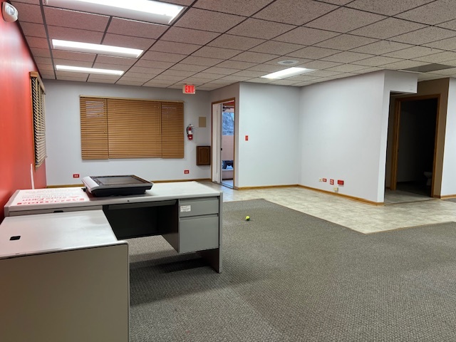 75 E Division St, Mundelein, IL for lease - Interior Photo - Image 3 of 17