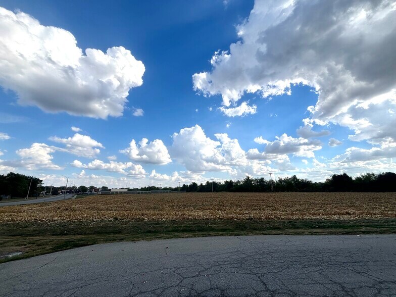 3100 Constitution Dr, Springfield, IL for sale - Other - Image 1 of 2