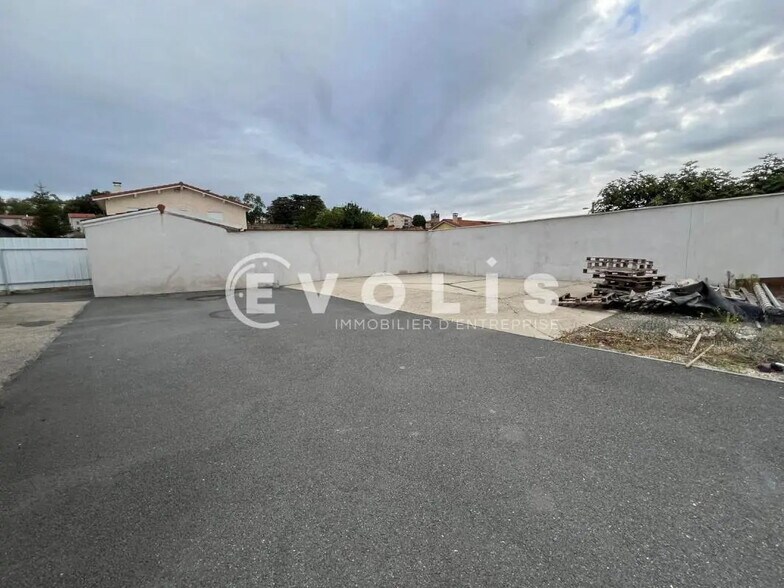 102 Rue Fleury Jay, GRIGNY-SUR-RHÔNE for lease - Building Photo - Image 3 of 9