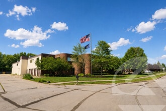 46480 Continental Dr, Chesterfield, MI for lease Primary Photo- Image 1 of 2