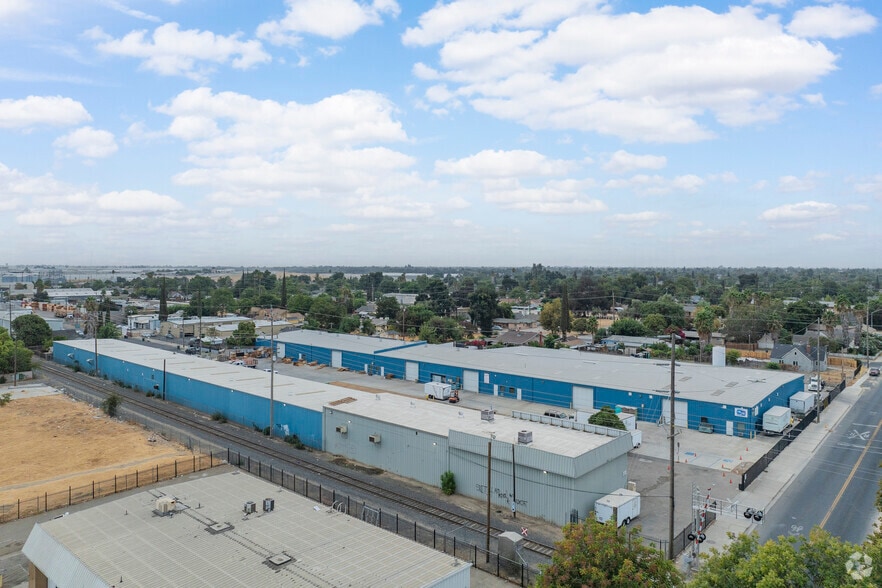 236 S Santa Cruz Ave, Modesto, CA for lease - Aerial - Image 2 of 5