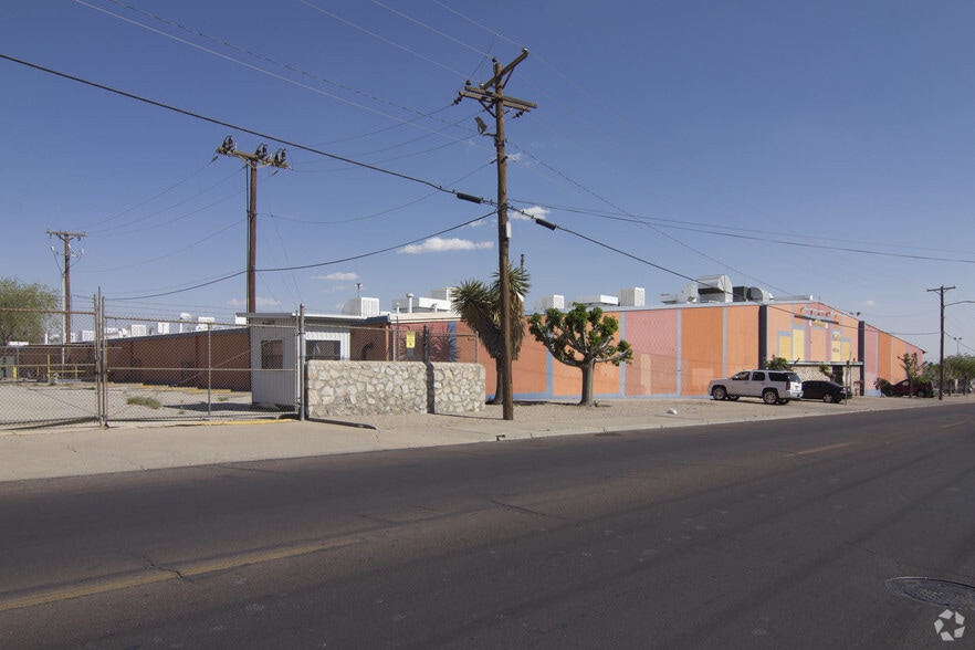 320 N Clark Dr, El Paso, TX for lease - Primary Photo - Image 1 of 16