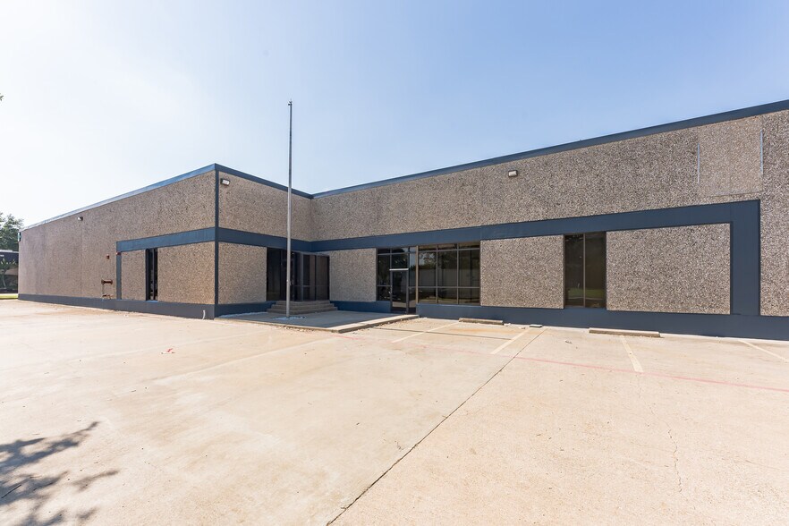 3402 Century Cir, Irving, TX for sale - Primary Photo - Image 1 of 1