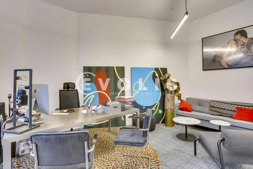 Office in Paris for lease - Interior Photo - Image 1 of 4