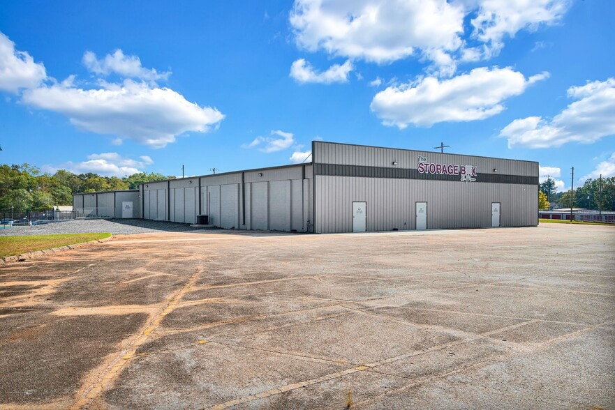 The Storage Box & More 2 Portfolio portfolio of 2 properties for sale on LoopNet.com - Building Photo - Image 2 of 15