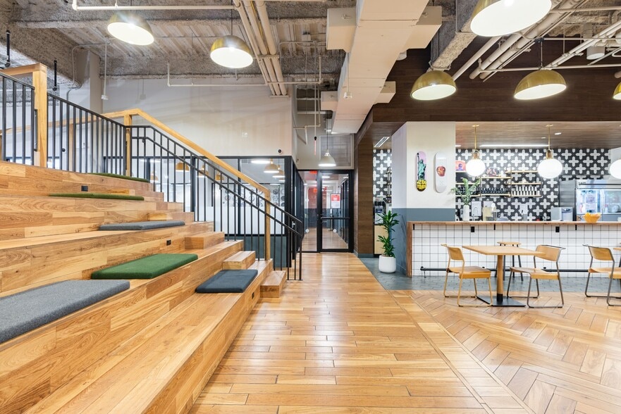 8 W 126th St, New York, NY for lease - Interior Photo - Image 2 of 16