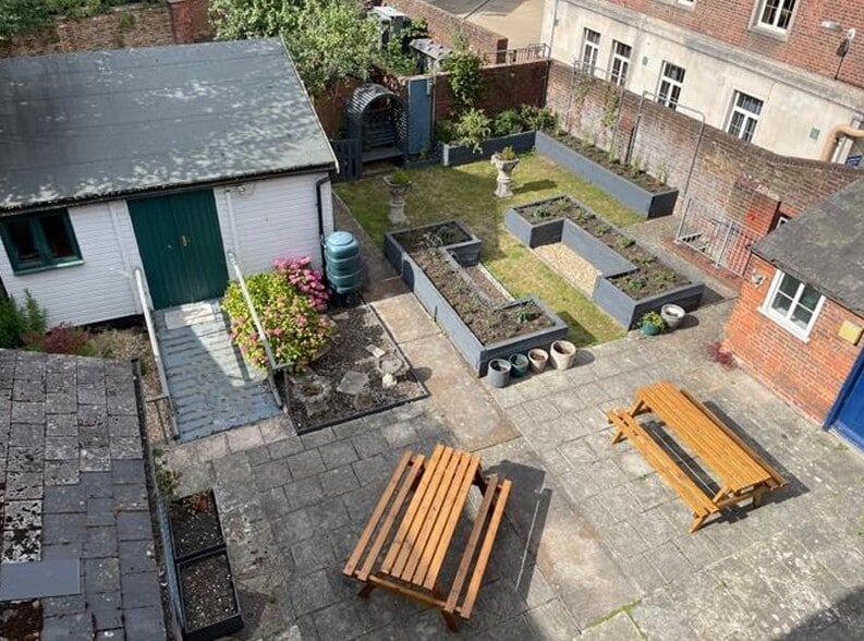 147 High St, Newport for lease - Building Photo - Image 3 of 4