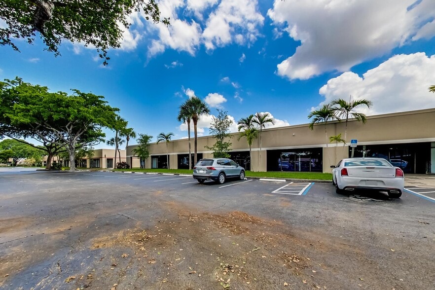 4850 N State Road 7, Fort Lauderdale, FL for lease - Building Photo - Image 3 of 5