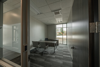 5215 W Noble St, Visalia, CA for lease Interior Photo- Image 2 of 4