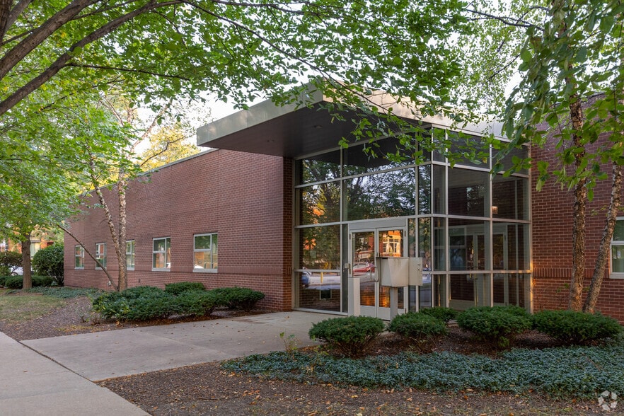 2250 W Campbell Park Dr, Chicago, IL for lease - Building Photo - Image 1 of 2