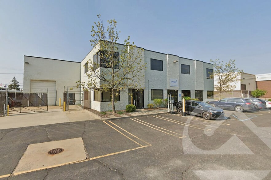 2460-2470 Commercial Dr, Auburn Hills, MI for lease - Primary Photo - Image 1 of 1