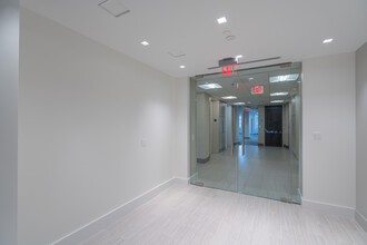 1911 N Fort Myer Dr, Arlington, VA for lease Interior Photo- Image 2 of 6