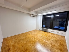 147 W 35th St, New York, NY for lease Building Photo- Image 2 of 7