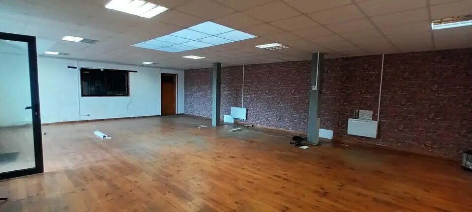 Flex in Le Havre for lease - Building Photo - Image 2 of 5