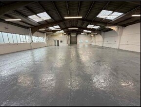 Vicarage Ln, Rochester for lease Interior Photo- Image 2 of 3