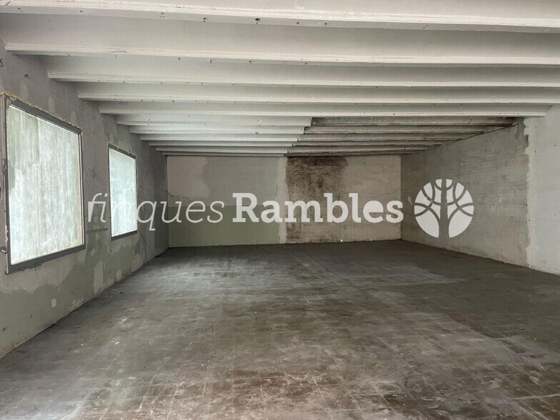 Retail in Igualada, Barcelona for sale - Interior Photo - Image 2 of 8