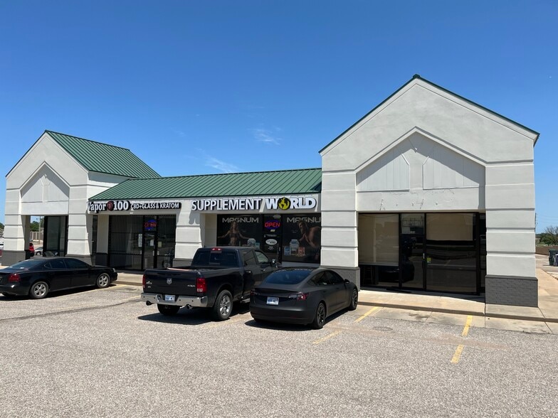 550 N Ridge Rd, Wichita, KS for lease - Primary Photo - Image 1 of 4