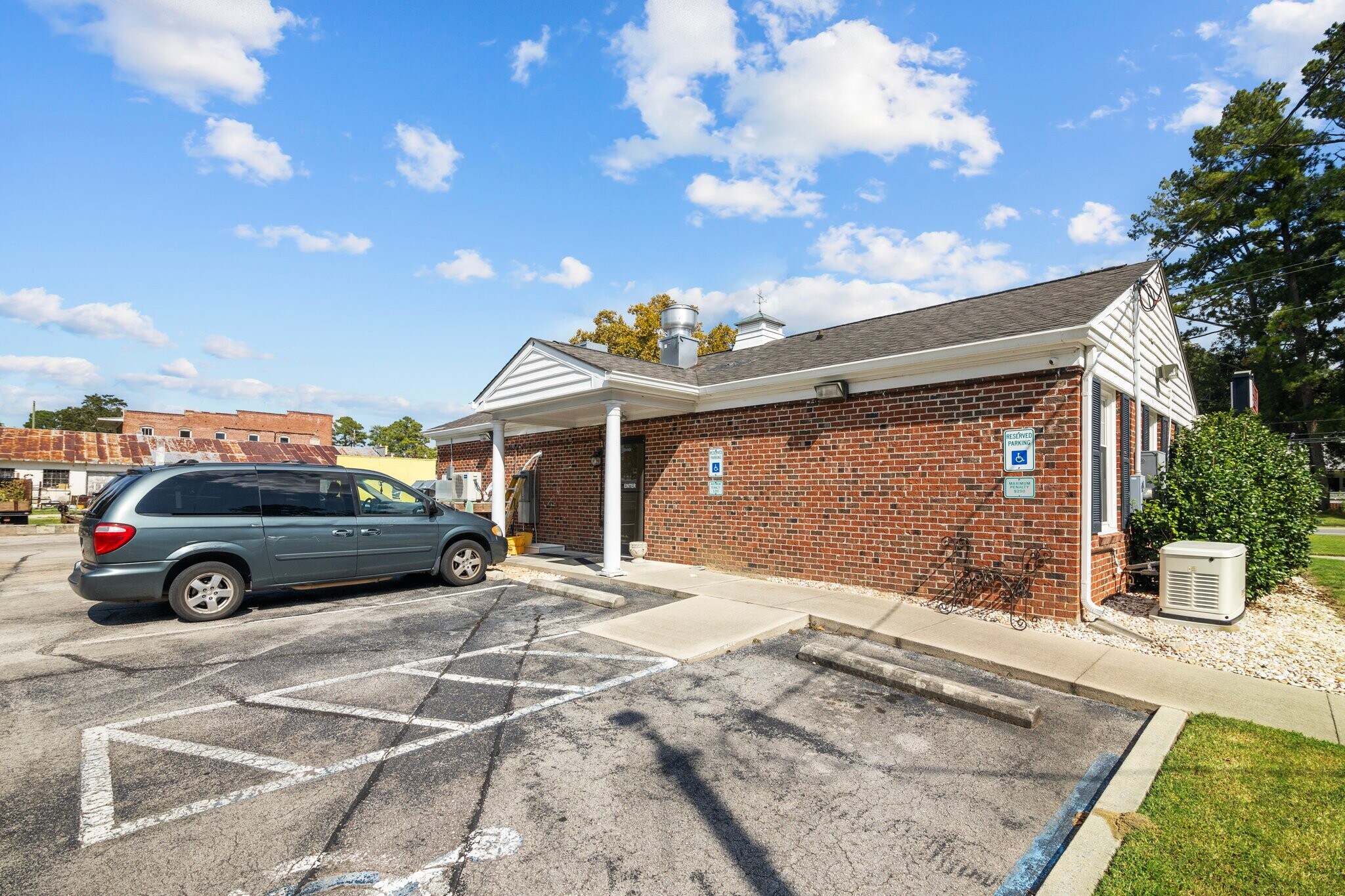 214 Main St, Pollocksville, NC 28573 Grilling Buddies