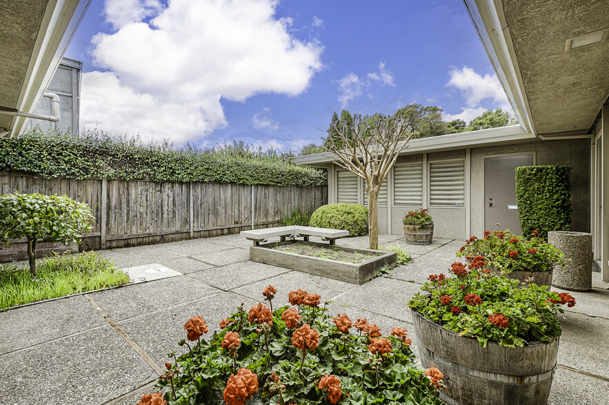 4038 Montgomery Dr, Santa Rosa, CA for sale - Building Photo - Image 3 of 9