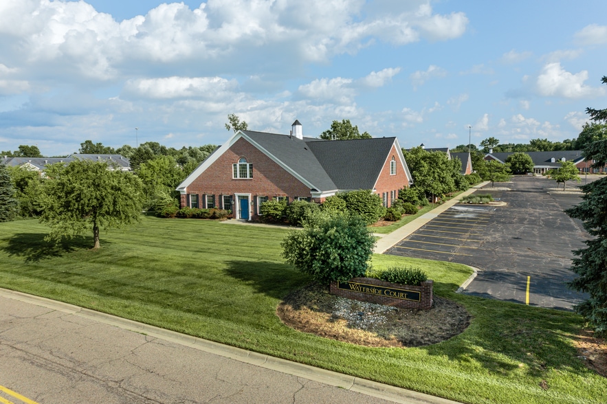 2365 Woodlake Dr, Okemos, MI for lease - Building Photo - Image 3 of 15